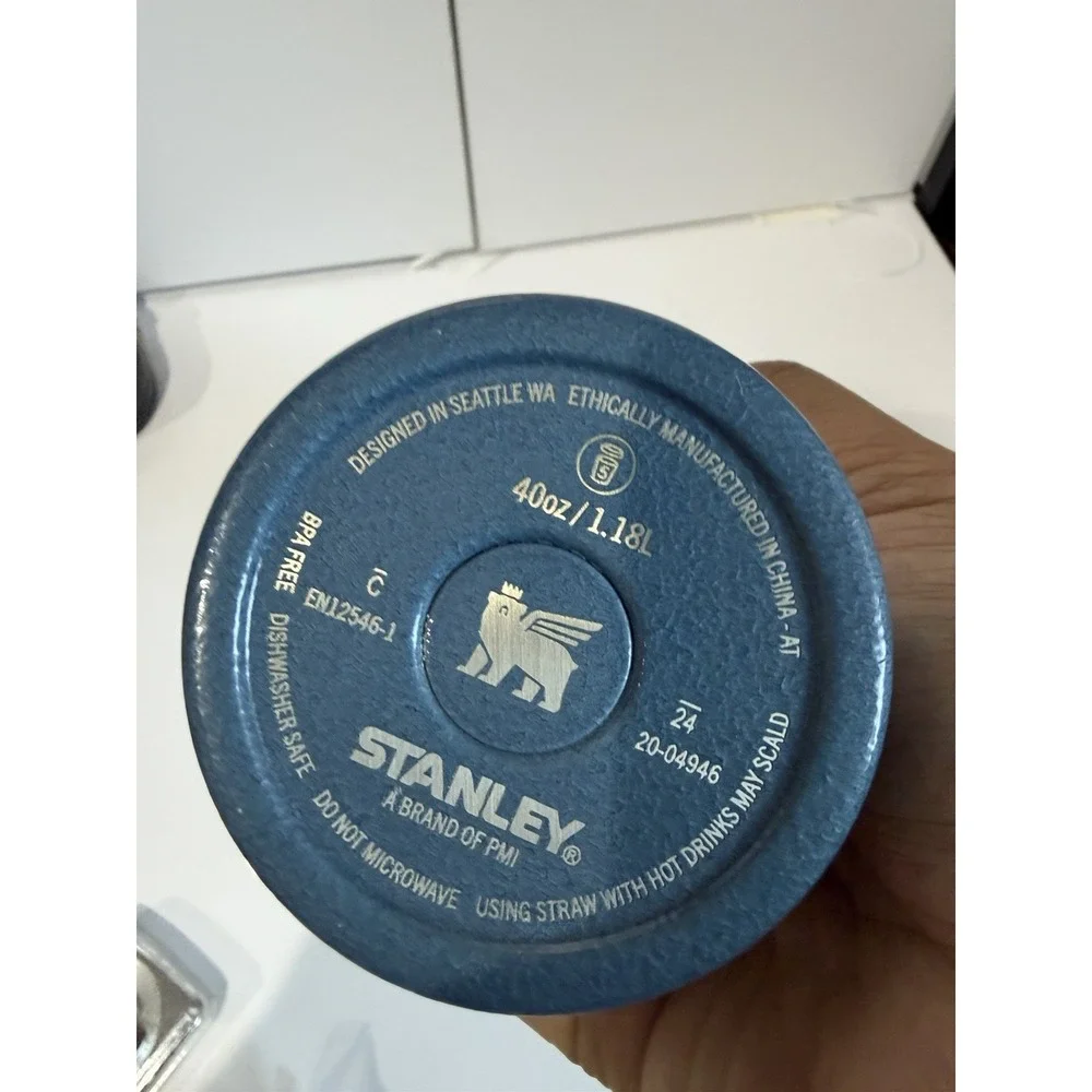 Stanley Quencher H2.0 40oz Tumbler in Hammered Lake, Flowstate, Brand NWOB